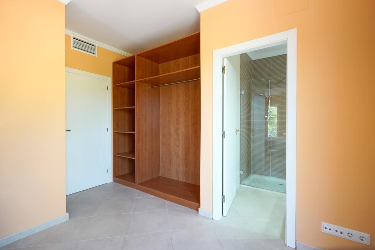 Villa a Calpe, Alicante, Spagna 3 camere da letto, 330 mq. N° 112861