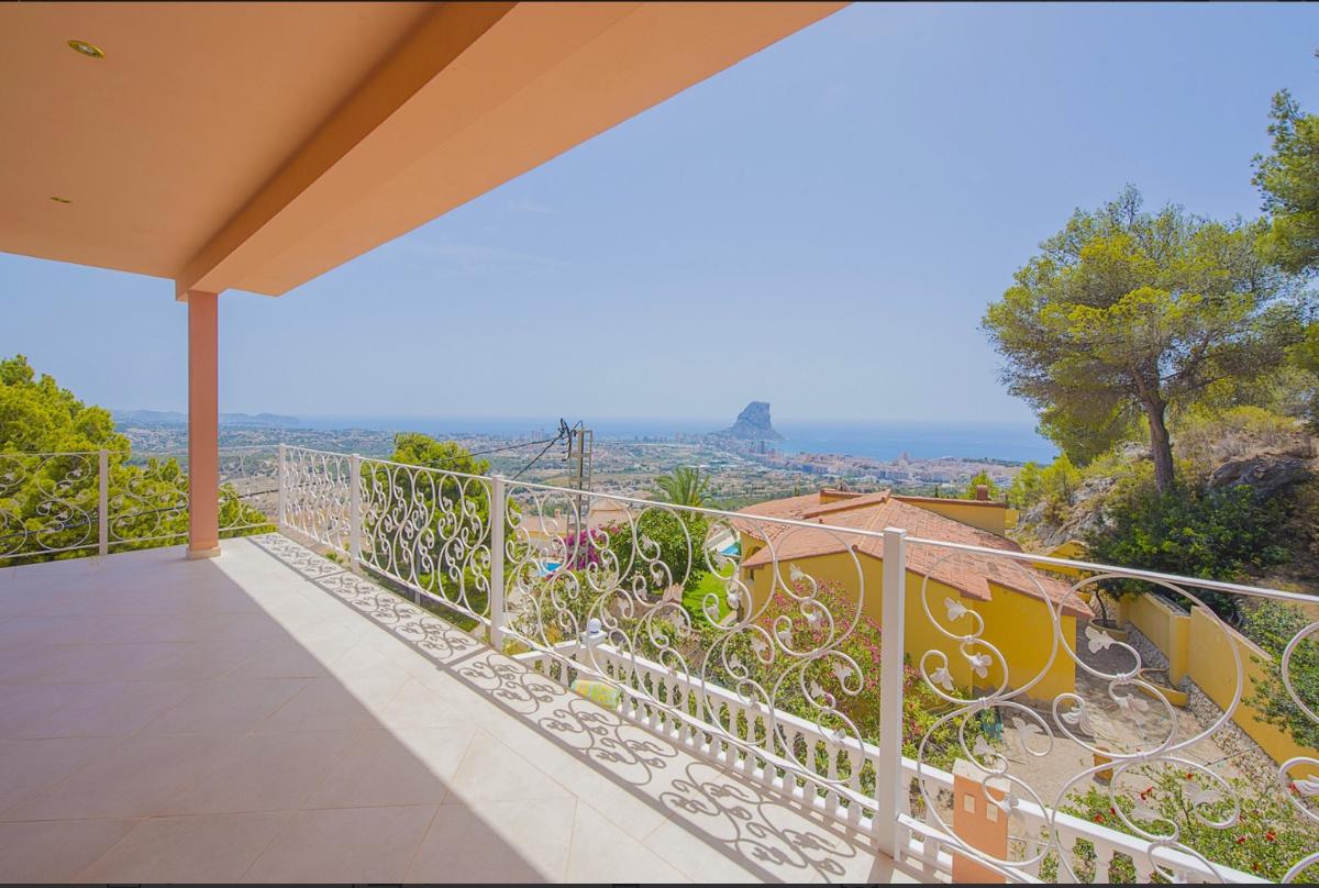 Villa a Calpe, Alicante, Spagna 3 camere da letto, 330 mq. N° 112861