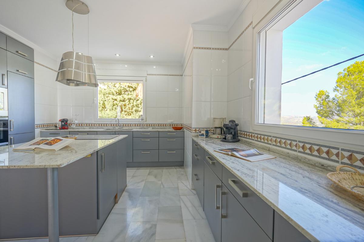 Villa a Calpe, Alicante, Spagna 3 camere da letto, 330 mq. N° 112861