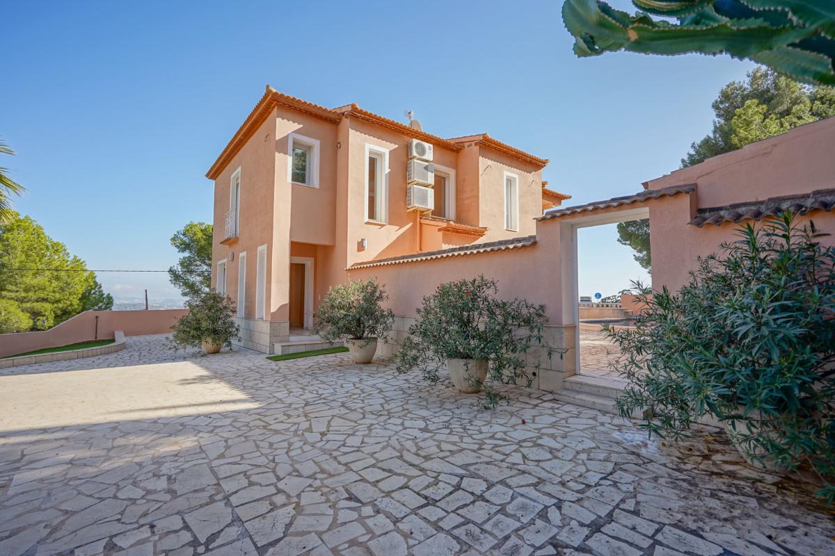 Villa a Calpe, Alicante, Spagna 3 camere da letto, 330 mq. N° 112861
