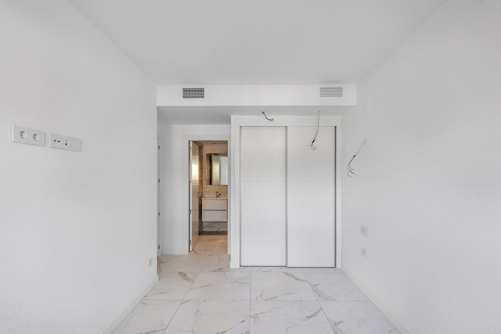 Apartamento en Punta Prima, Alicante, España 2 dormitorios, 61 m2 No. 195346