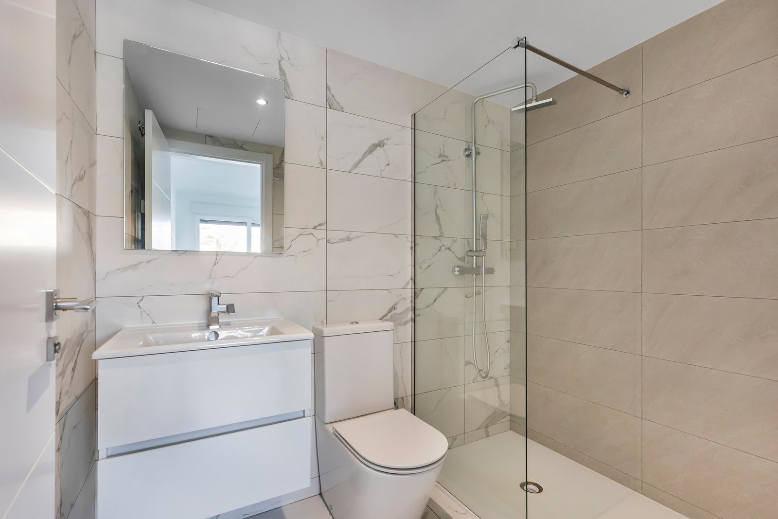 Apartamento en Punta Prima, Alicante, España 2 dormitorios, 61 m2 No. 195346