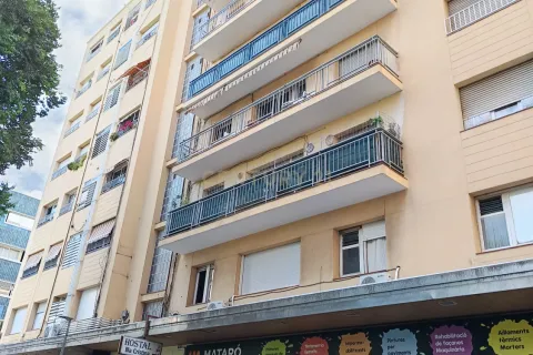 Apartment à vendre à Mataro, Barcelona, Espagne, 3 chambres, 87 m2 No. 177848 - photo 2