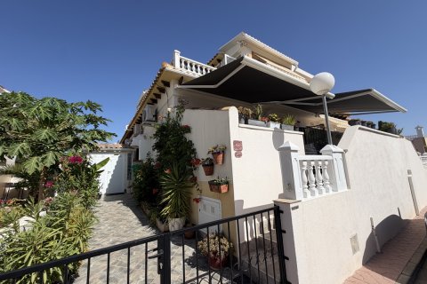 Casa adosada en Torrevieja, Alicante, España 2 dormitorios, 80 m2 No. 193807