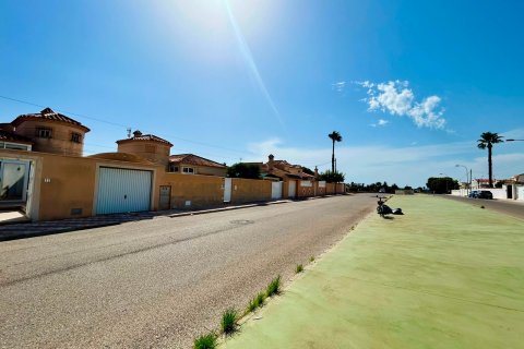 Villa for sale in Torrevieja, Alicante, Spain 3 bedrooms, 126 sq.m. No. 193808 - photo 6