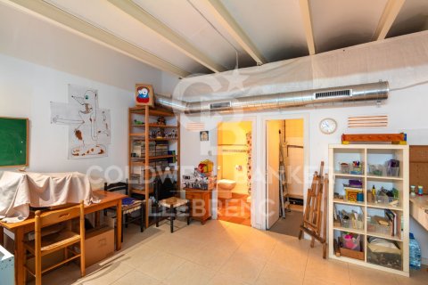 Liikekiinteistö myytävänä Sant Cugat Del Valles, Barcelona, Espanja , 230 m2 No. 156895 - kuva 9