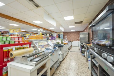 Продажа коммерческой недвижимости в Сьютаделья-де-Менорка, Менорка, Испания 638м2 №168389 - фото 9