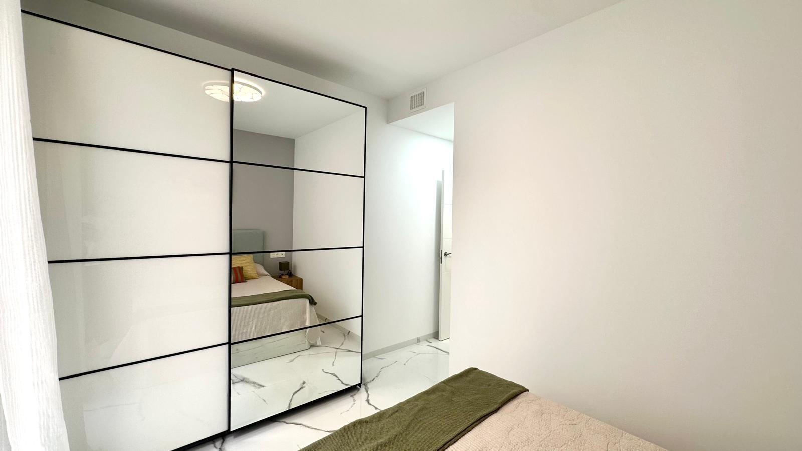 Apartment in Torrevieja, Alicante, Spain 2 bedrooms, 100 sq.m. No. 155675
