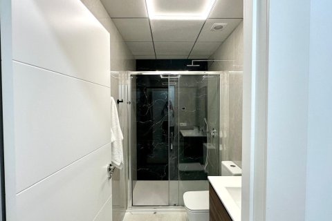 Lägenhet till salu i Torrevieja, Alicante, Spanien 2 sovrum, 100 kvm. Nr. 155675 - foto 23