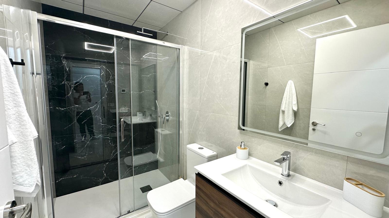 Apartment in Torrevieja, Alicante, Spain 2 bedrooms, 100 sq.m. No. 155675