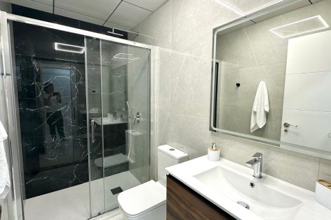 Lägenhet till salu i Torrevieja, Alicante, Spanien 2 sovrum, 100 kvm. Nr. 155675 - foto 24