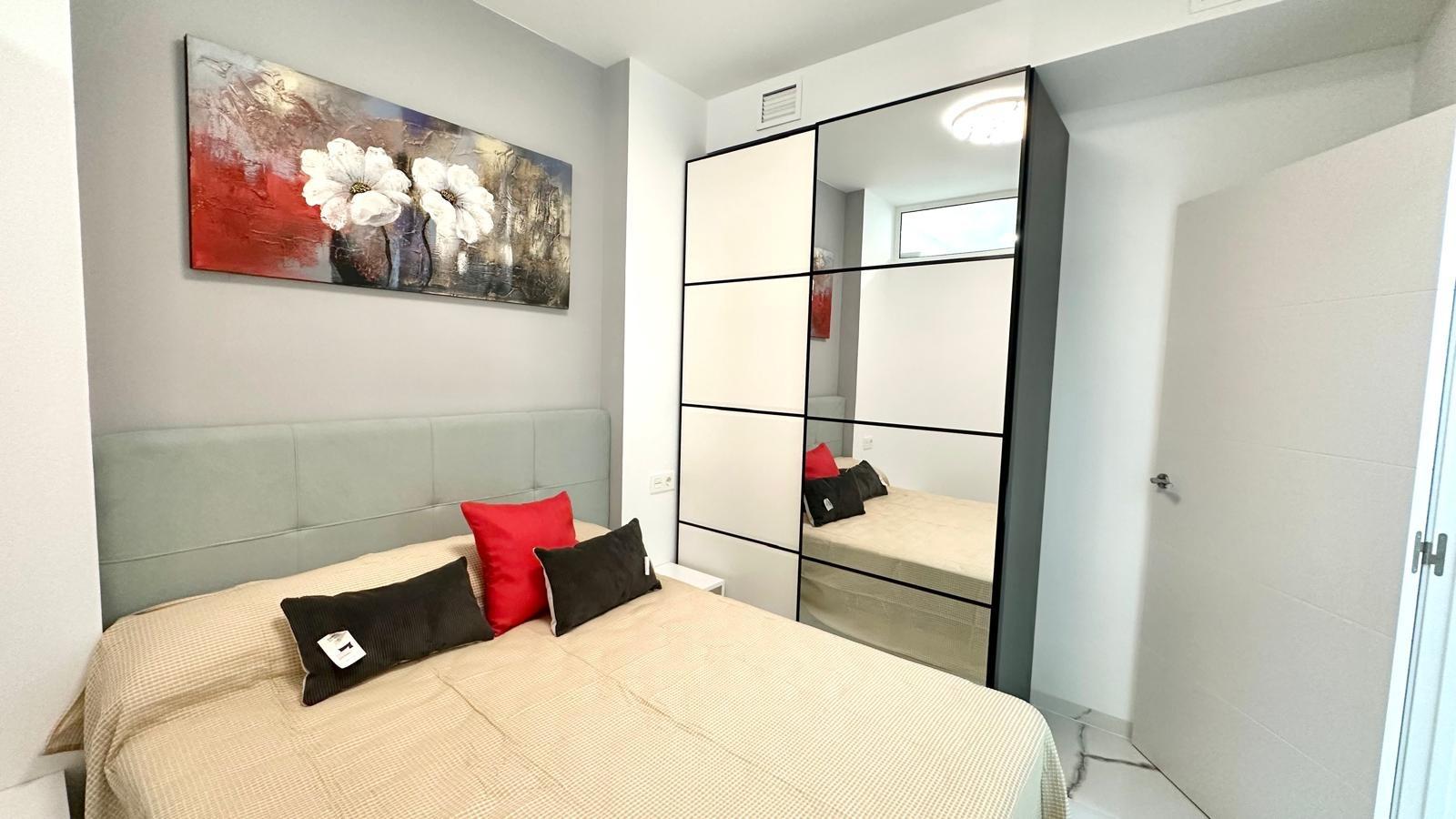Apartment in Torrevieja, Alicante, Spain 2 bedrooms, 100 sq.m. No. 155675