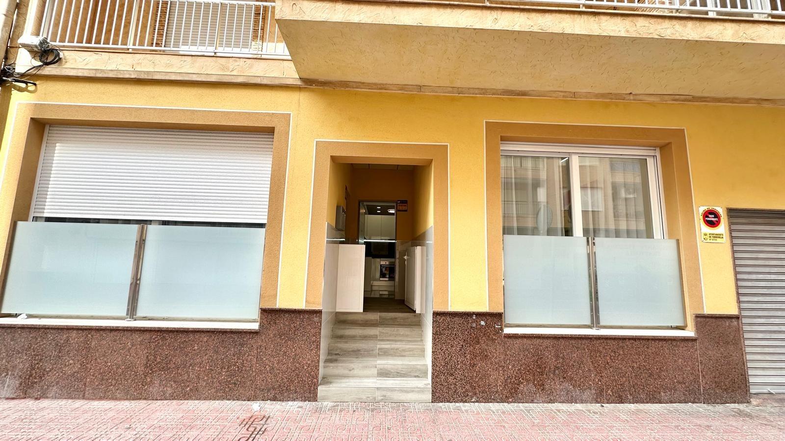 Apartment in Torrevieja, Alicante, Spain 2 bedrooms, 100 sq.m. No. 155675