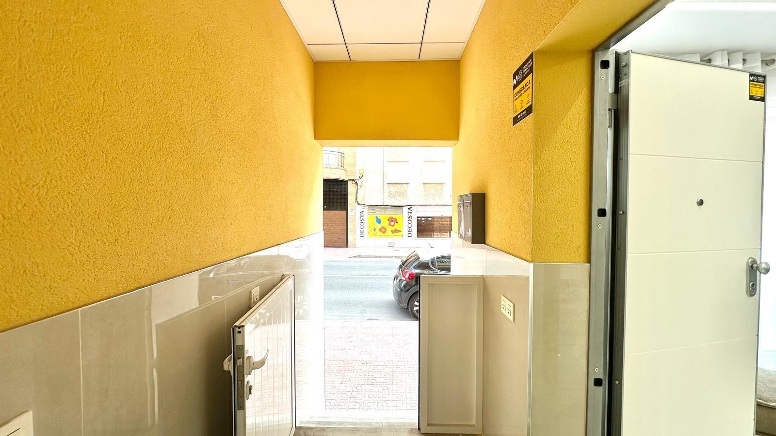 Apartment in Torrevieja, Alicante, Spain 2 bedrooms, 100 sq.m. No. 155675