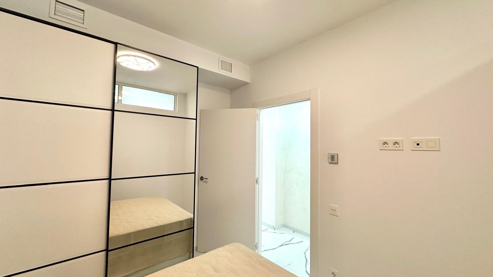 Apartment in Torrevieja, Alicante, Spain 2 bedrooms, 100 sq.m. No. 155675