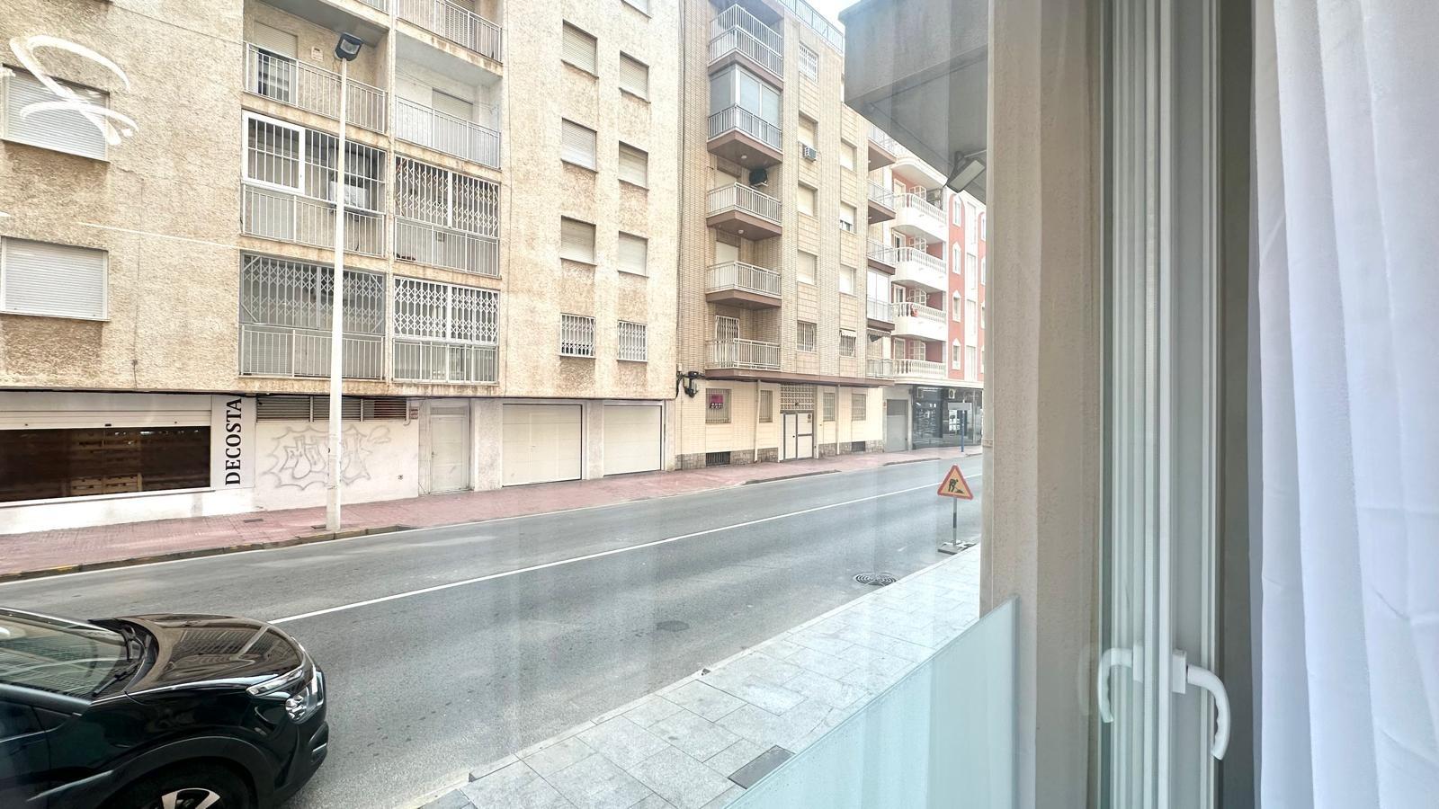 Apartment in Torrevieja, Alicante, Spain 2 bedrooms, 100 sq.m. No. 155675