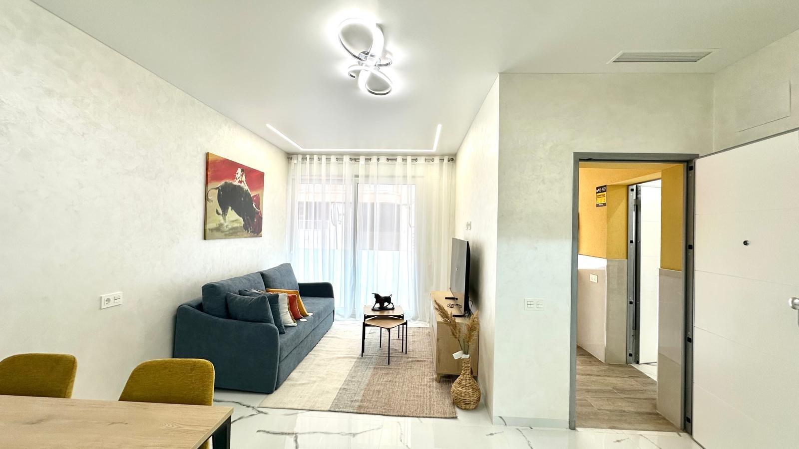 Apartment in Torrevieja, Alicante, Spain 2 bedrooms, 100 sq.m. No. 155675