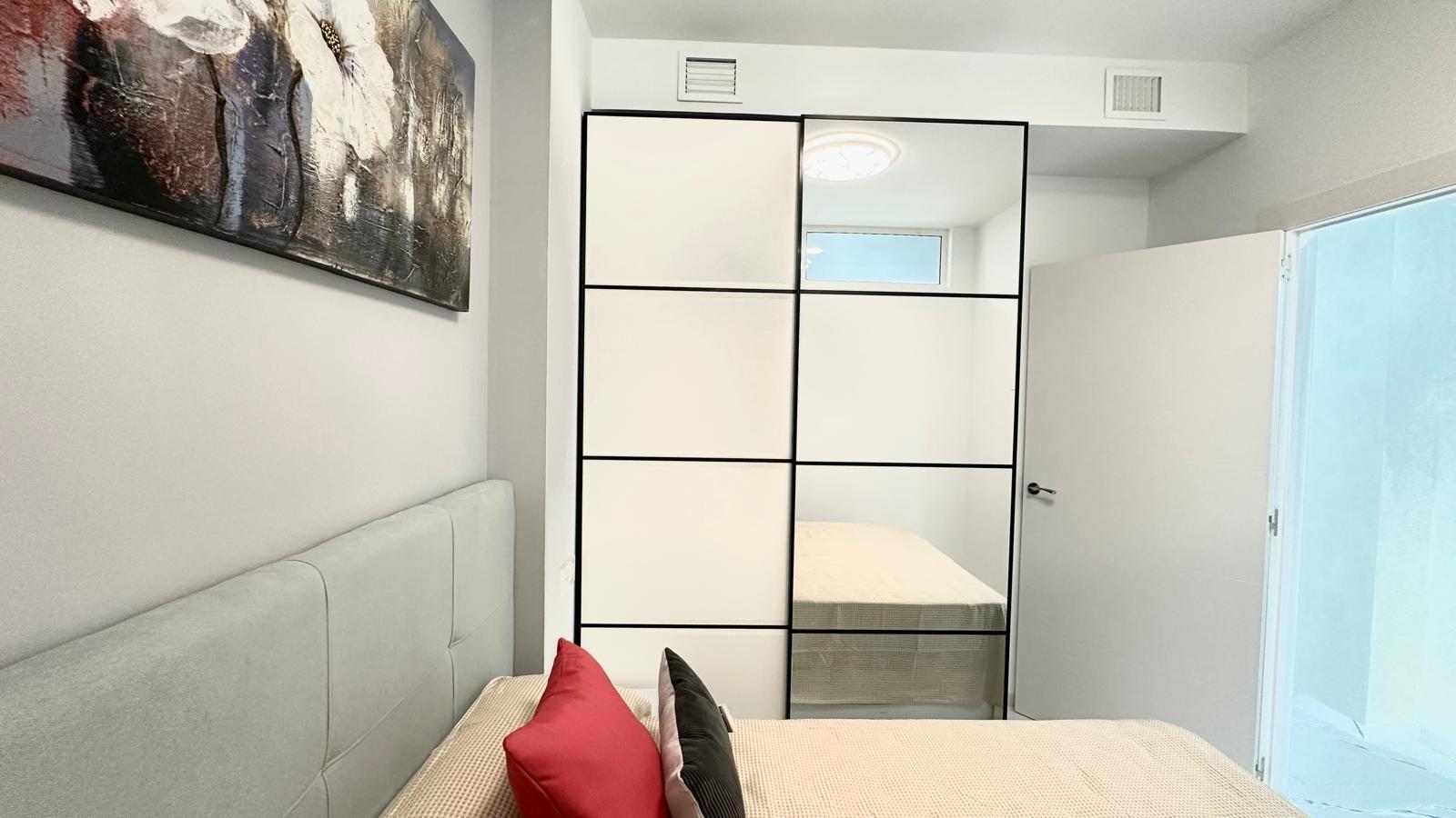 Apartment in Torrevieja, Alicante, Spain 2 bedrooms, 100 sq.m. No. 155675