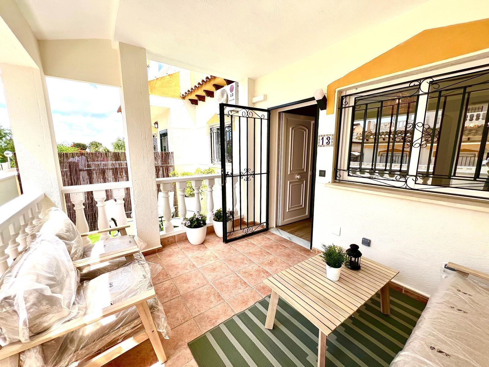 Villetta a schiera a Orihuela, Alicante, Spagna 3 camere da letto, 90 mq. N° 155679