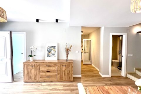 Kamienica w La Florida, Alicante, Hiszpania 3 sypialnie, 90 mkw. nr 155679 – zdjęcie 13