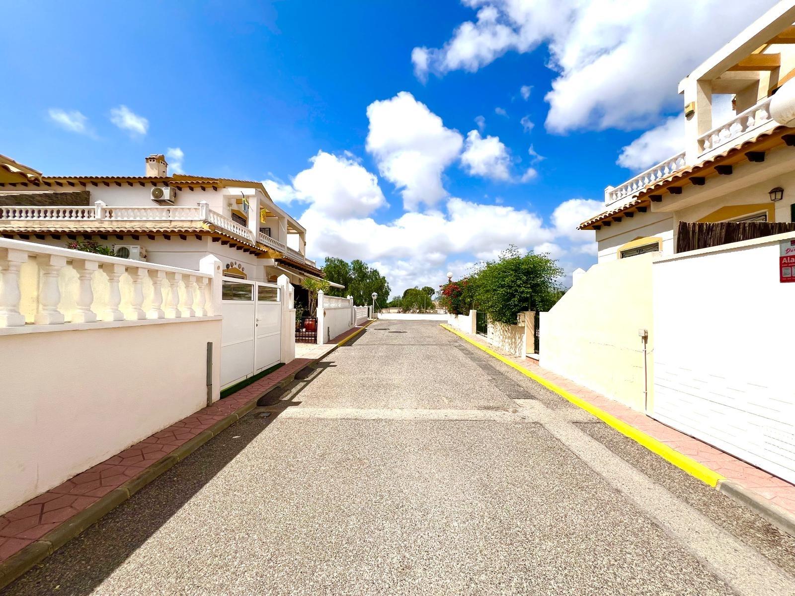 Villetta a schiera a Orihuela, Alicante, Spagna 3 camere da letto, 90 mq. N° 155679