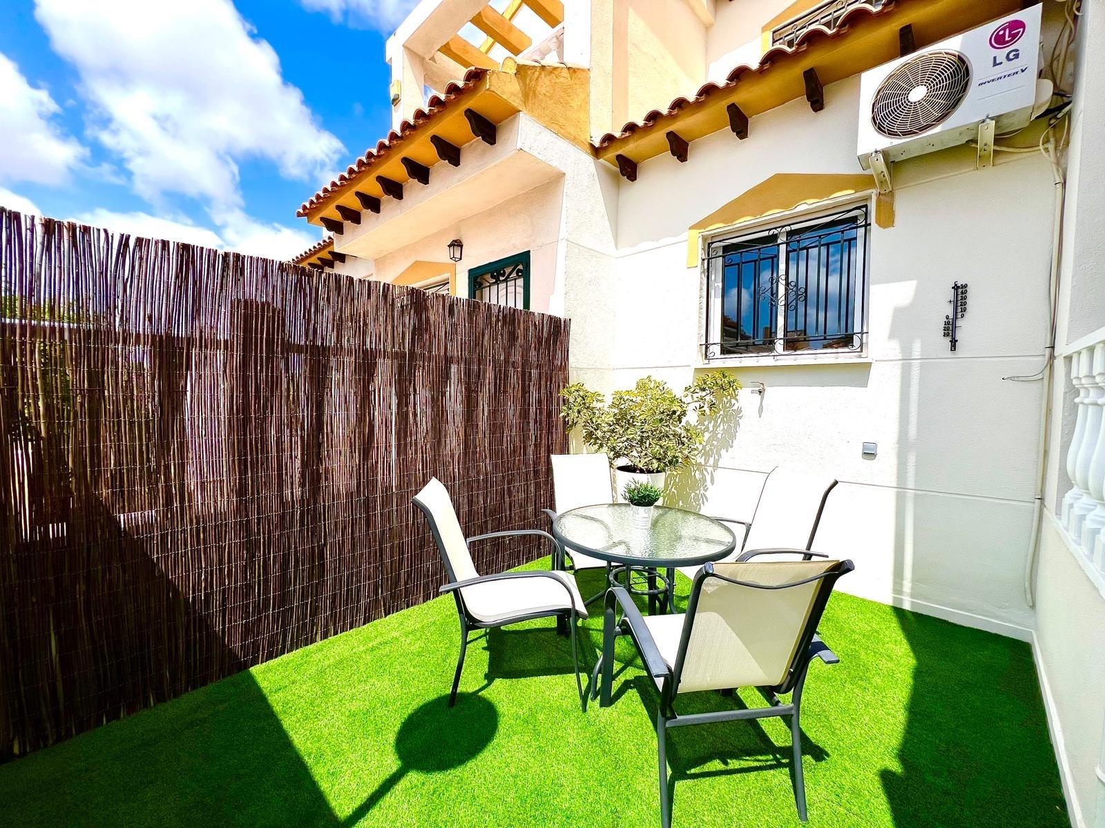 Villetta a schiera a Orihuela, Alicante, Spagna 3 camere da letto, 90 mq. N° 155679