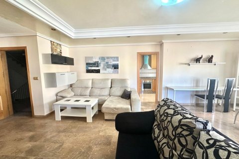 Apartament w Torrevieja, Alicante, Hiszpania 4 sypialnie, 130 mkw. nr 155678 – zdjęcie 2