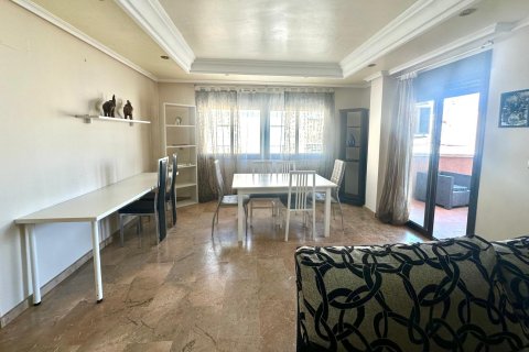 Apartament w Torrevieja, Alicante, Hiszpania 4 sypialnie, 130 mkw. nr 155678 – zdjęcie 4