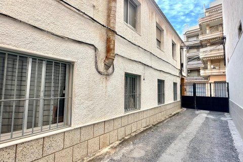 Radhus till salu i Torrevieja, Alicante, Spanien 4 sovrum, 144 kvm. Nr. 155681 - foto 5