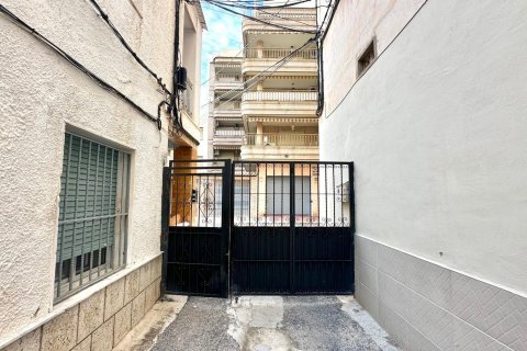 Radhus till salu i Torrevieja, Alicante, Spanien 4 sovrum, 144 kvm. Nr. 155681 - foto 7