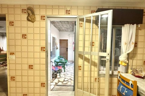 Radhus till salu i Torrevieja, Alicante, Spanien 4 sovrum, 144 kvm. Nr. 155681 - foto 12