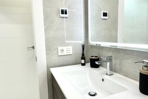 Apartament w Torrevieja, Alicante, Hiszpania 2 sypialnie, 100 mkw. nr 155676 – zdjęcie 25