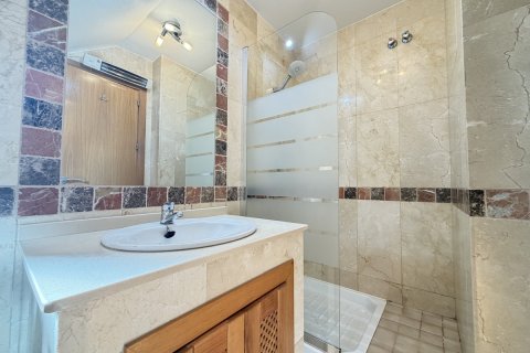 Apartment for sale in Alicante, Spain 2 bedrooms, 78 sq.m. No. 196193 - photo 18