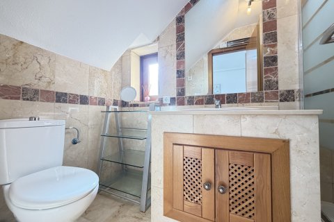 Apartment for sale in Alicante, Spain 2 bedrooms, 78 sq.m. No. 196193 - photo 17