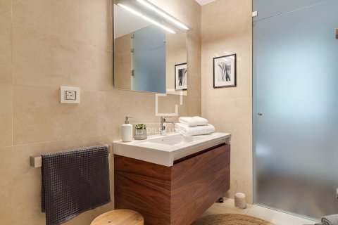 Apartment for sale in Barcelona, Spain 4 bedrooms, 125 sq.m. No. 164619 - photo 22