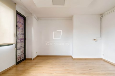 Продажа квартиры в Барселона, Испания 4 спальни, 125м2 №164619 - фото 11