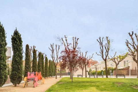 Продажа квартиры в Барселона, Испания 4 спальни, 125м2 №164619 - фото 18