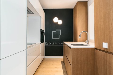 Apartment à vendre à Barcelona, Espagne, 2 chambres, 70 m2 No. 164614 - photo 14