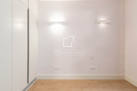 Apartment à vendre à Barcelona, Espagne, 2 chambres, 70 m2 No. 164614 - photo 23