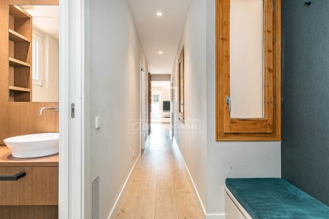 Apartment à vendre à Barcelona, Espagne, 2 chambres, 70 m2 No. 164614 - photo 24