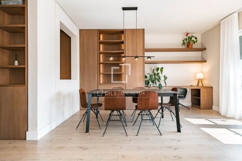 Apartment à Barcelona, Espagne 2 chambres, 70 m2 No. 164614