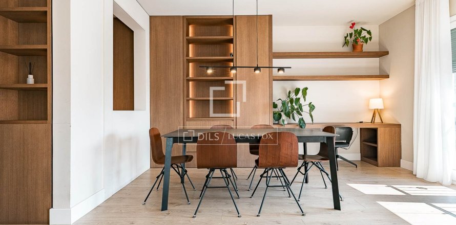 Apartment à Barcelona, Espagne 2 chambres, 70 m2 No. 164614