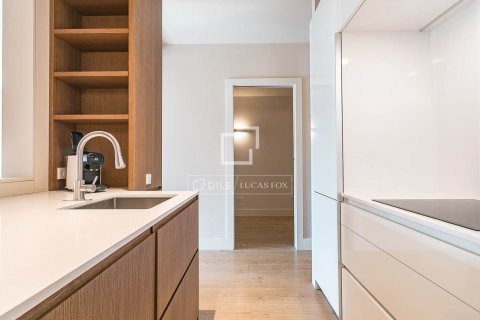 Apartment à vendre à Barcelona, Espagne, 2 chambres, 70 m2 No. 164614 - photo 13