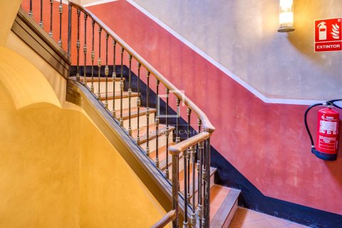 Apartment à vendre à Barcelona, Espagne, 2 chambres, 113 m2 No. 164618 - photo 30