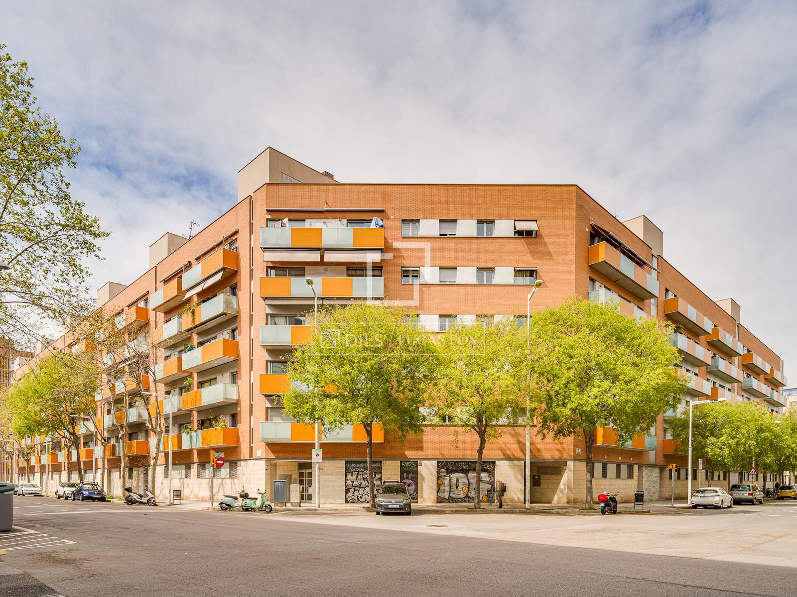 Apartment in Barcelona, Spain 4 bedrooms, 122 sq.m. No. 164617