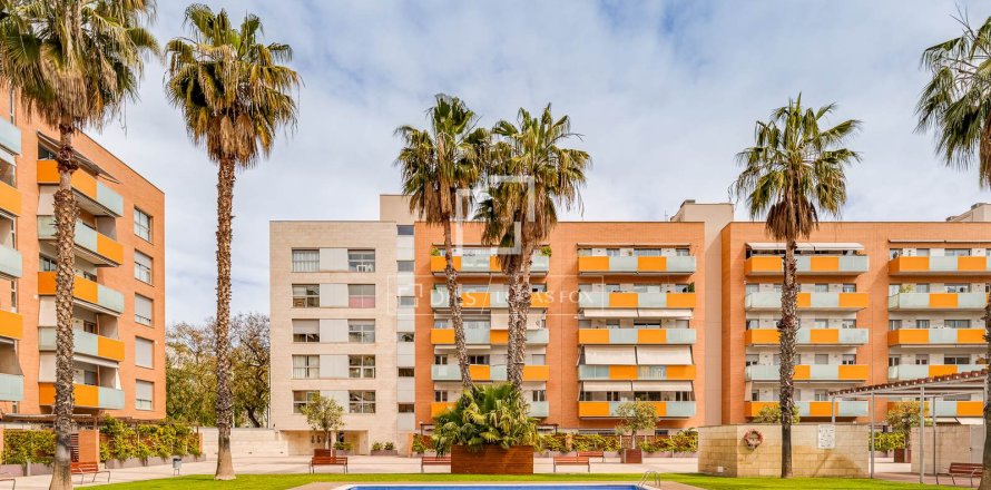 Lägenhet i Barcelona, Spanien 4 sovrum, 122 kvm. Nr. 164617