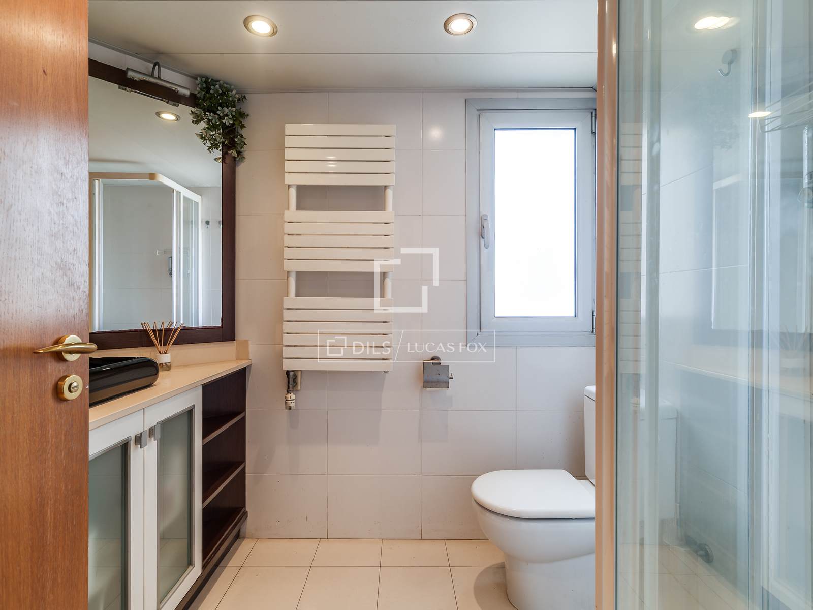 Apartment in Barcelona, Spain 4 bedrooms, 122 sq.m. No. 164617