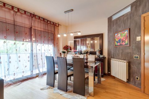 Lägenhet till salu i Barcelona, Spanien 4 sovrum, 122 kvm. Nr. 164617 - foto 2