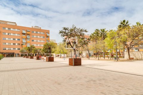 Lägenhet till salu i Barcelona, Spanien 4 sovrum, 122 kvm. Nr. 164617 - foto 22