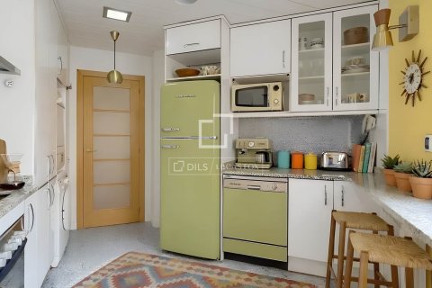 Lägenhet till salu i Barcelona, Spanien 4 sovrum, 122 kvm. Nr. 164617 - foto 7